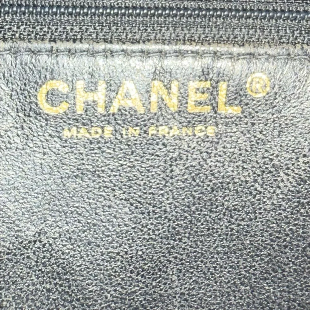 CHANEL Black Vintage CC Logo Caviar Leather Quilted Medallion Tote Bag - Picture 12 of 16